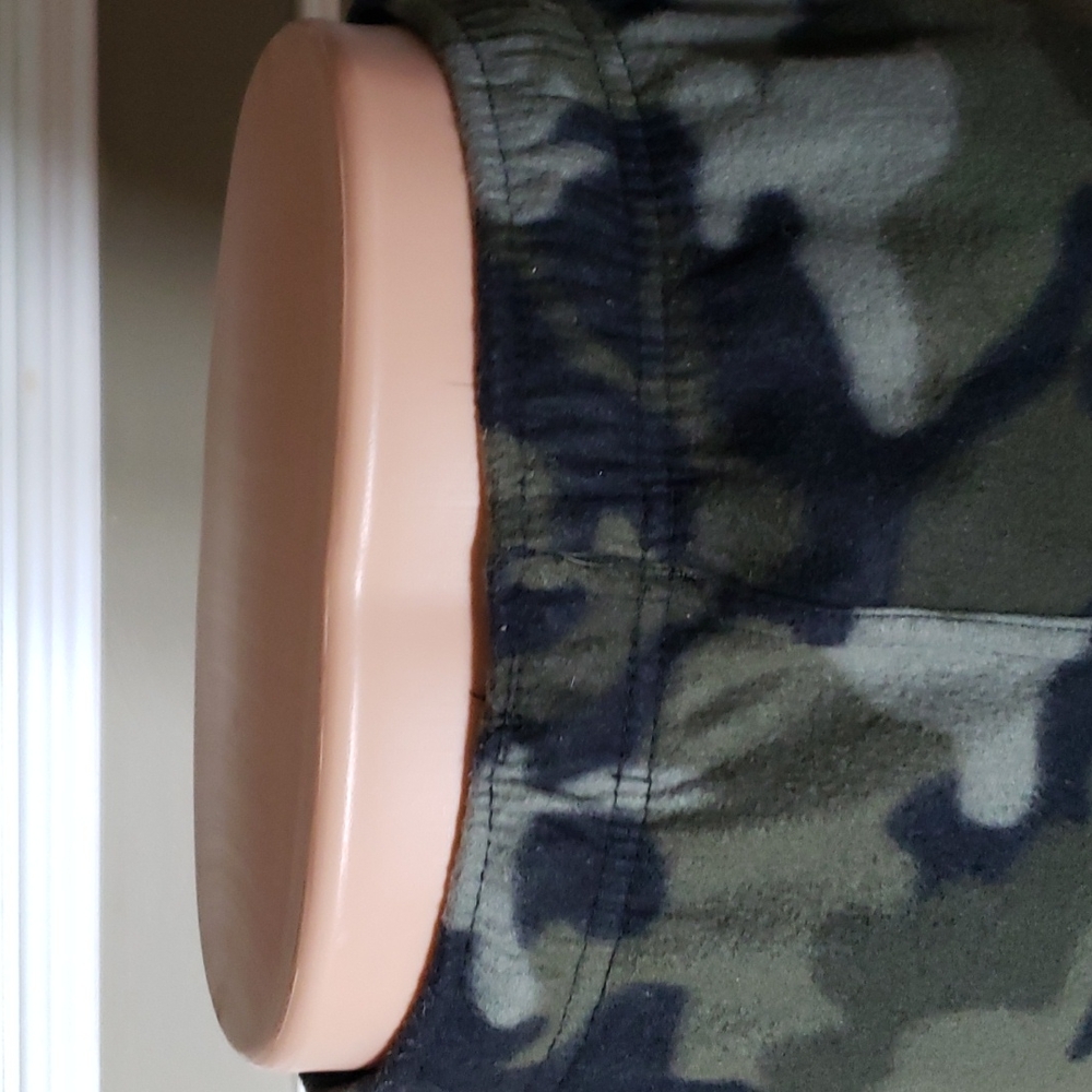 Fleece Camo Sweatpants - Picture 6 of 9